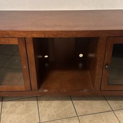 Solid Wood Entertainment Center/Tv Stand