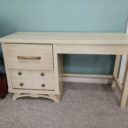 MainLine By HOOKER Brand Wooden Desk, Makeup Table