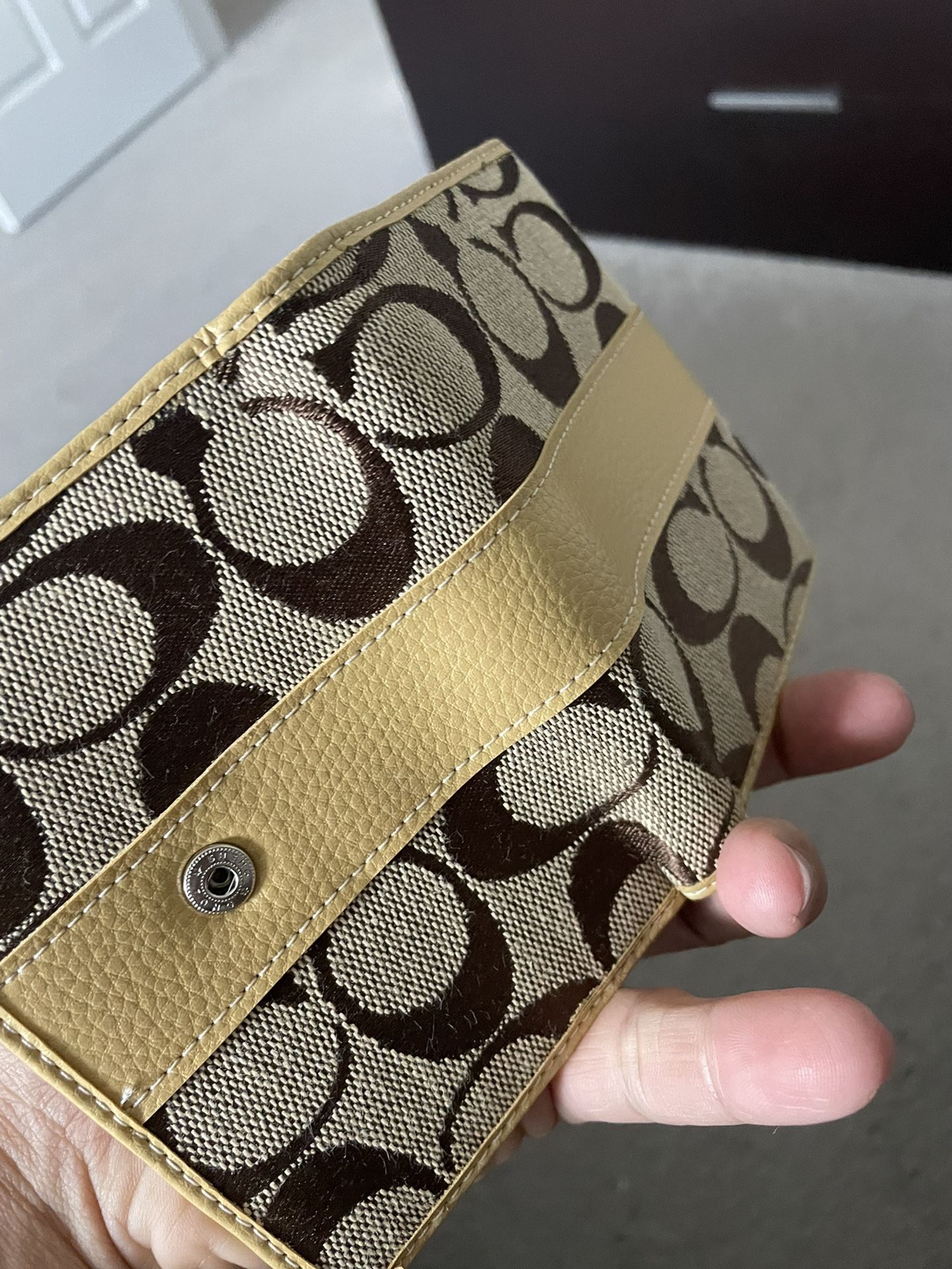 Woman’s Wallet New