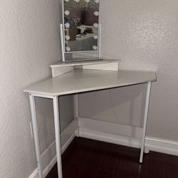 Corner desk With Detachable Vanity mirror