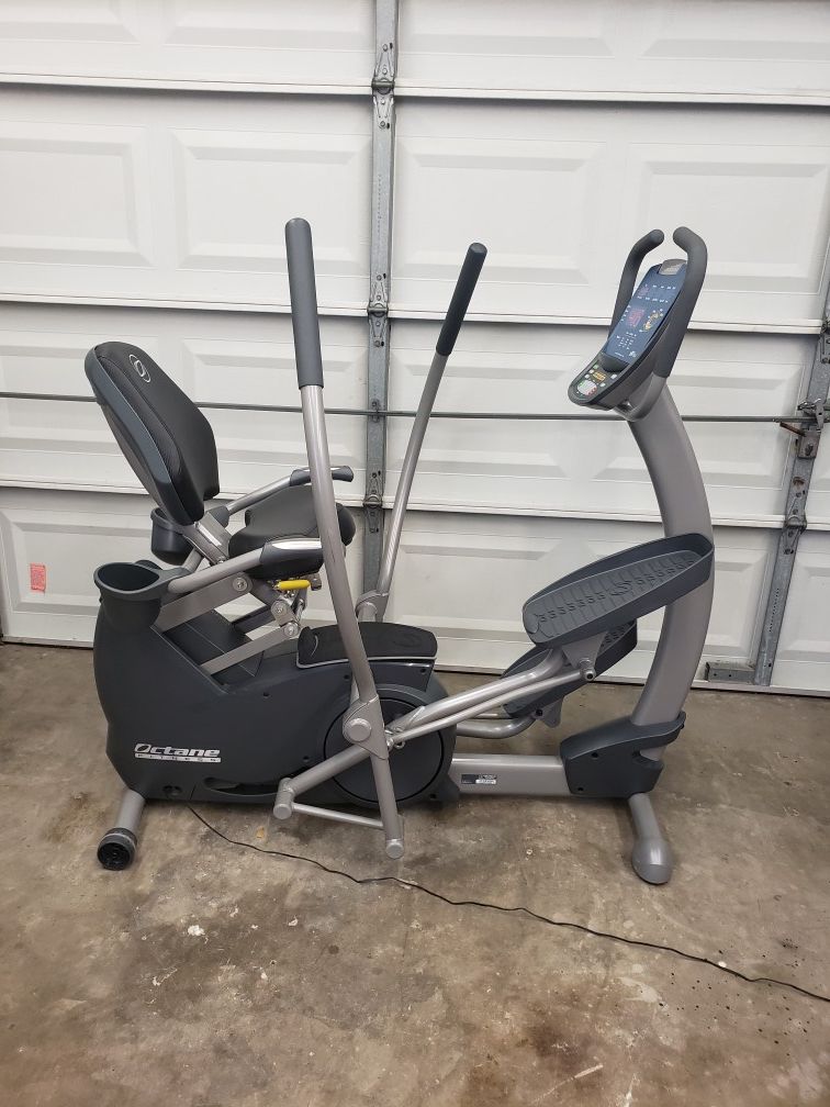 Octane xr4ci recumbent elliptical