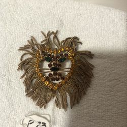 : Rhinestone gold tone mesh chain tassel lion vintage brooch pin pendant