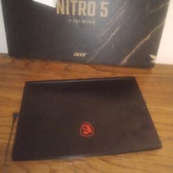 MSI Gaming Laptop Needs New LCD Screen But Still Working Great 👍🏻