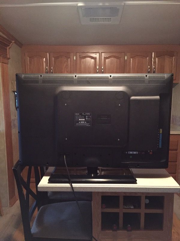 IRICO 39” LCD Flat Screen TV