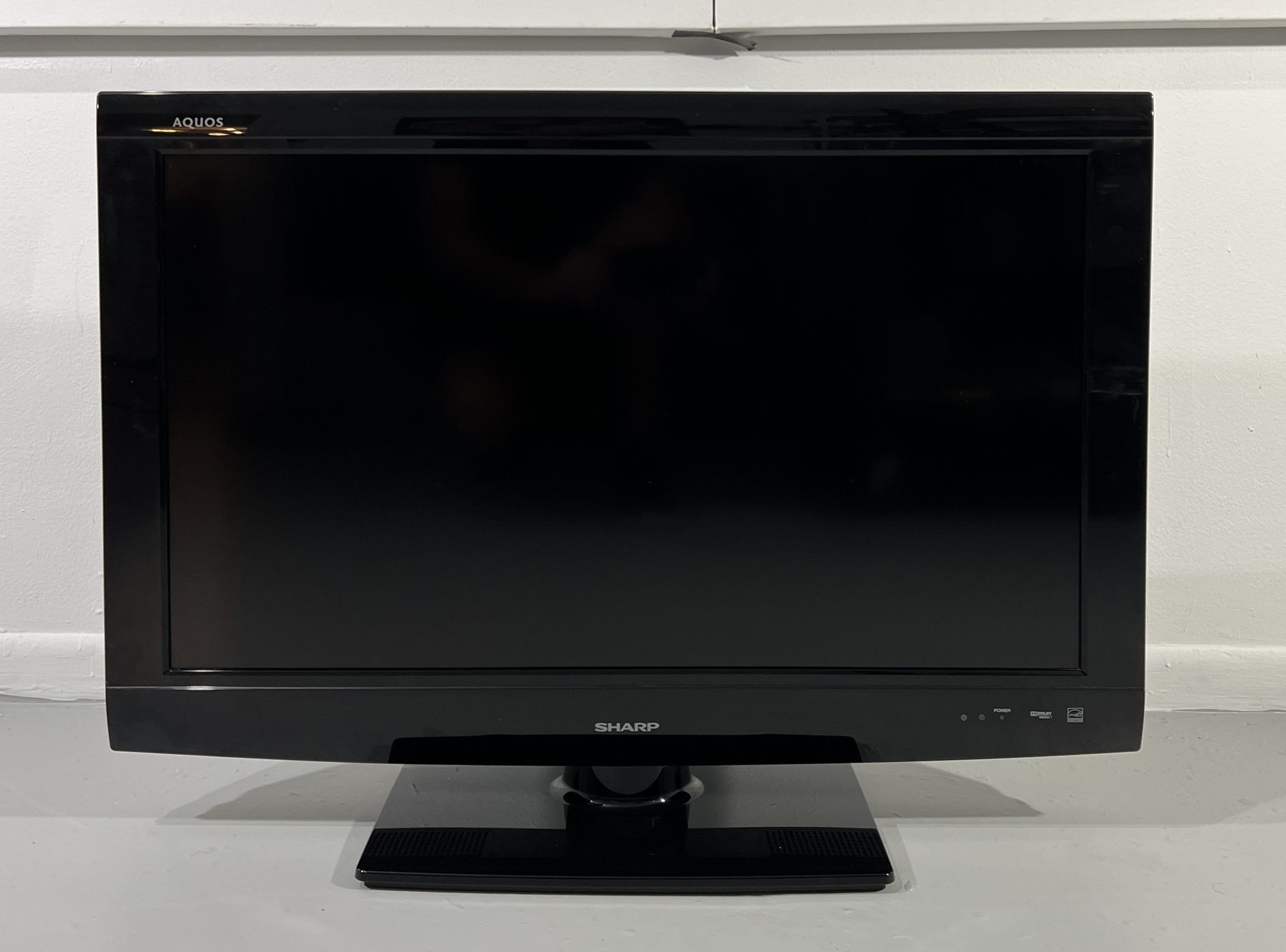 TV Sharp Aquos 32 Inches + Chromecast
