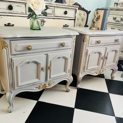 2 Nightstands Gray 