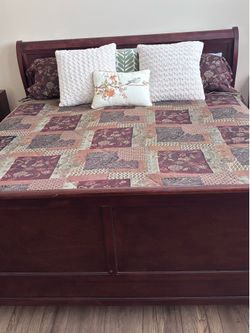 Sleigh Bed