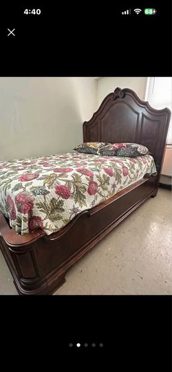 Solid wood queen bed