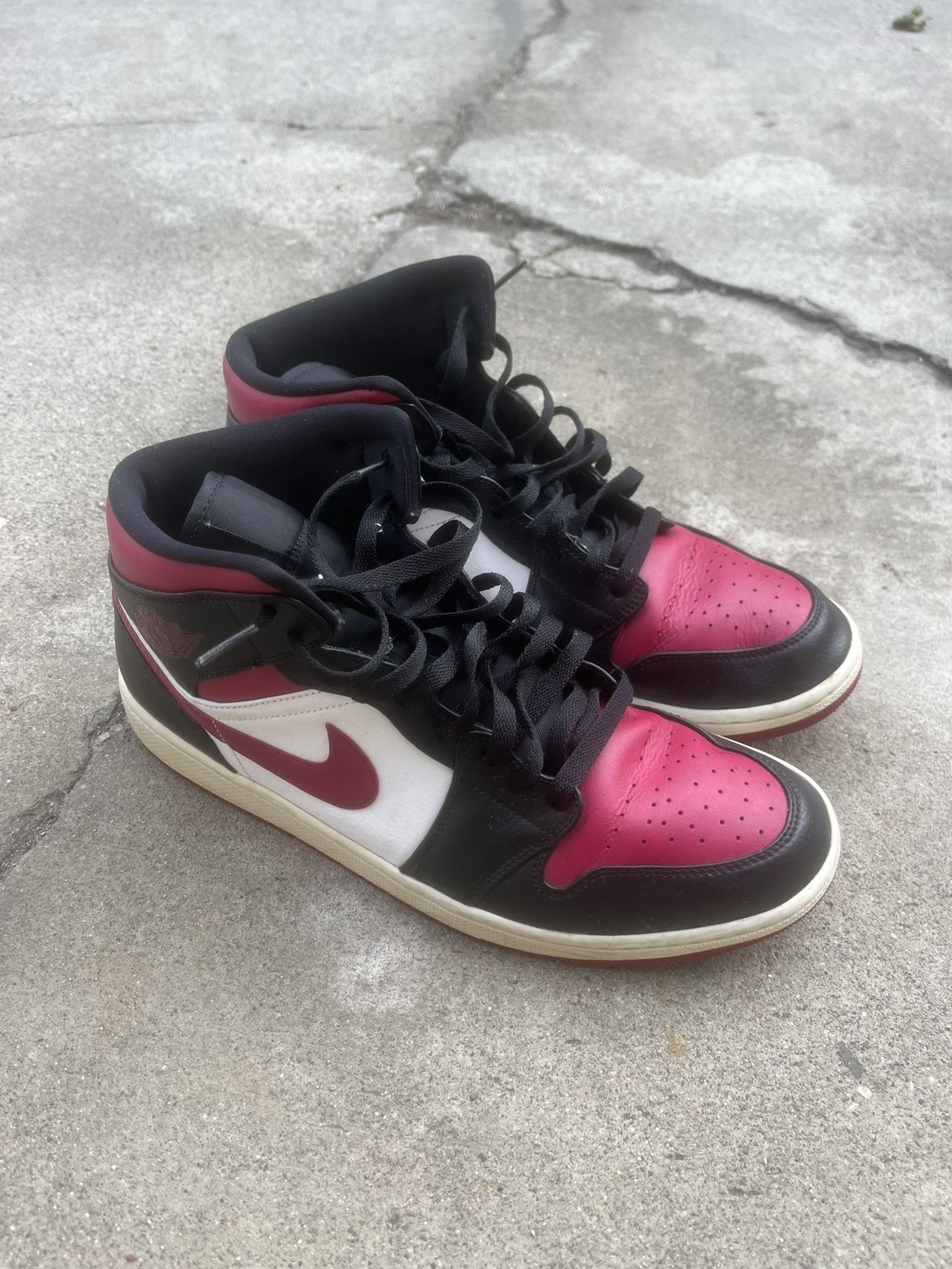 Air Jordan Mid 'Noble Red'