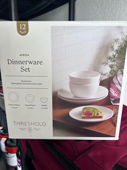 Threshold Avesta dinnerware set