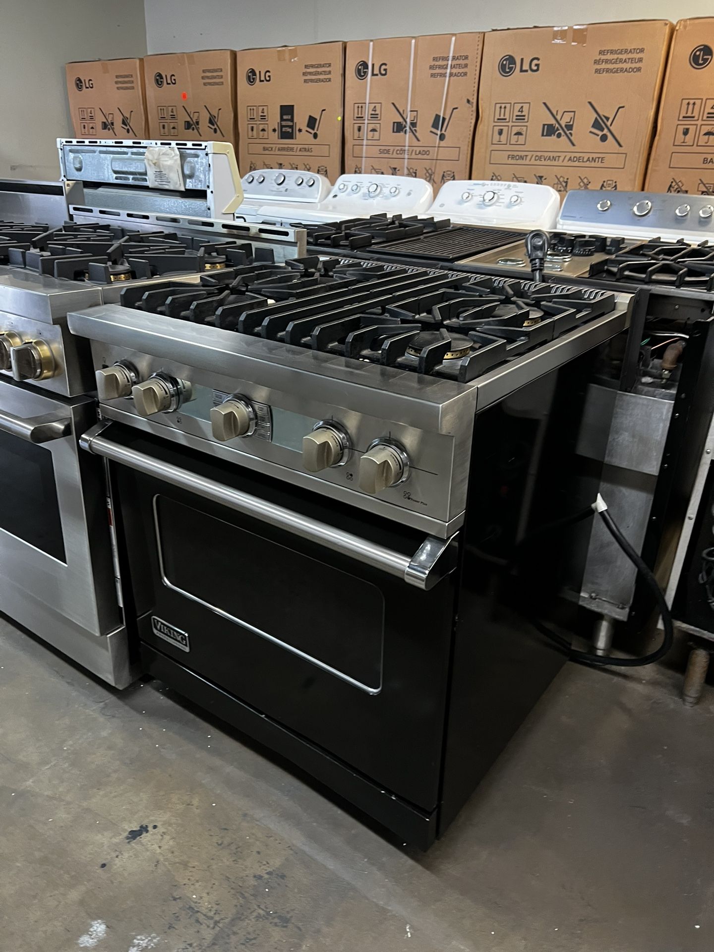 Viking Dual Fuel 30”Wide Gloss Black Range Stove