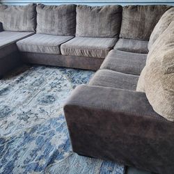Ashley Sectional + FREE DELIVERY