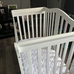 baby crib