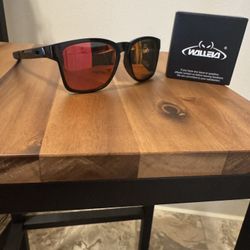 Oakley catalyst sunglasses With Extra Set Of Lenses (Blue).