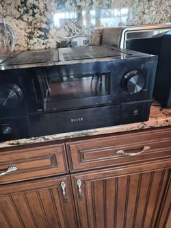 Pioneer Elite SC-35 is a premium 7.1-channel AV network receiver
