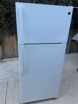 GE REFRIGERATOR