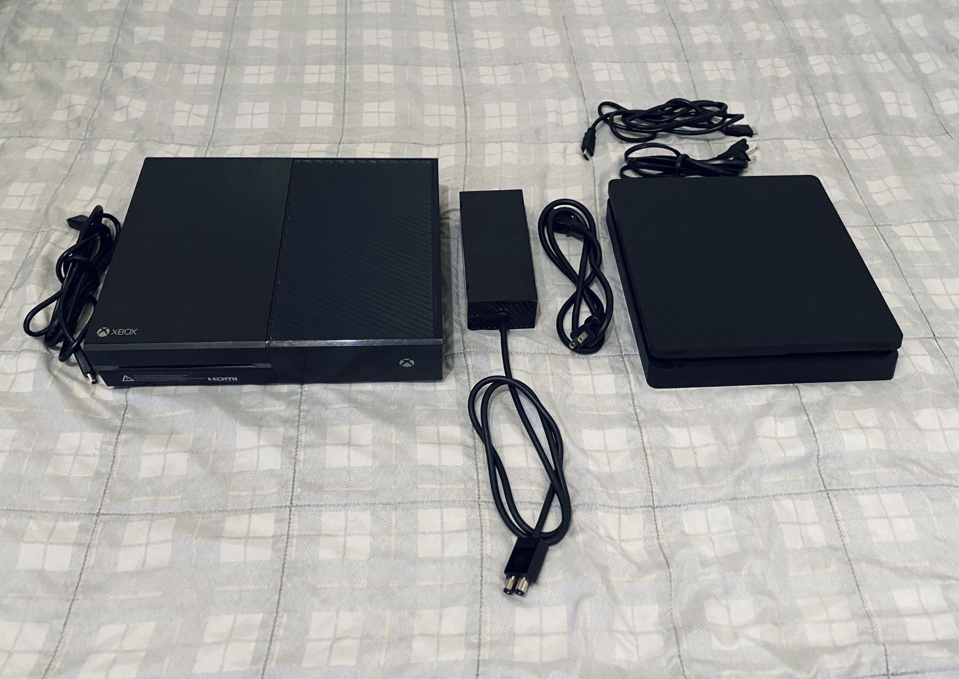 Playstation 4 Ps4 Slim Xbox One Fully Functional Adult Owned In Very Good Condition
