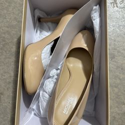 Brand new Michael Kors Pump Sz 8.5 