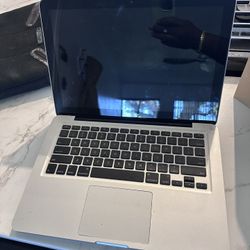  Mac book With Case
