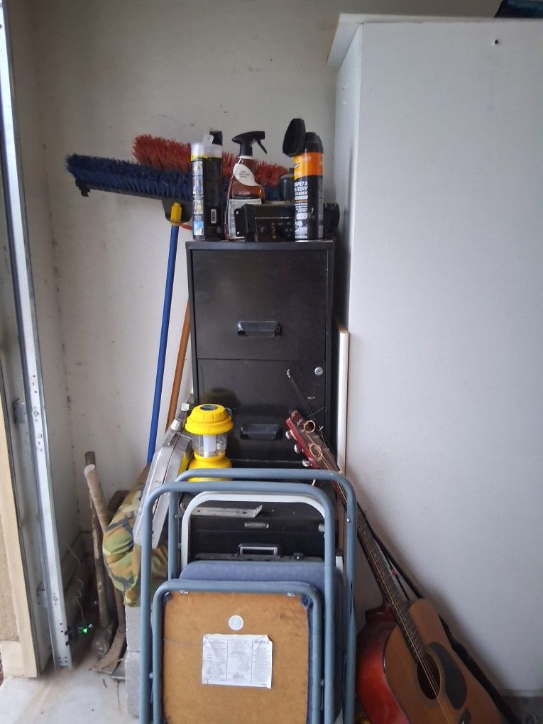 Cabinets 