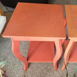2 Side Tables 