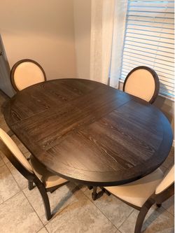 Round Pedestal Dining Table with 4 Chairs
