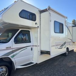 2000 Conquest By Gulfstream double Slide Out Class c