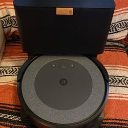 Roomba i5 Vacuum 