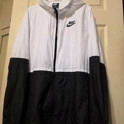 Nike Women Plus Size Windbreaker