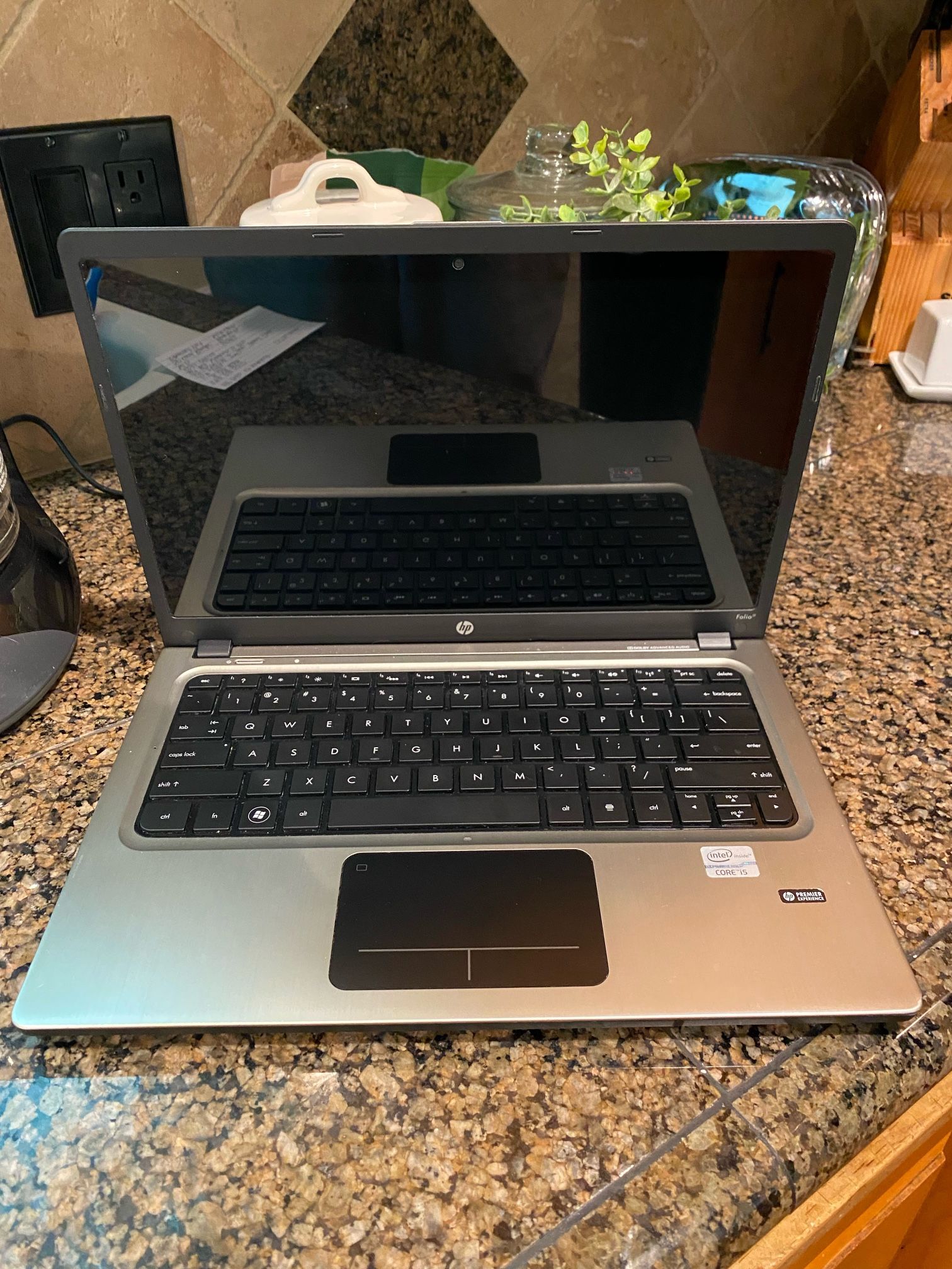 ***HP Folio 13 Notebook with 256 GB SSD, HDMI, and Bluetooth