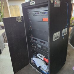 SpeakerCraft Audio and video home system.    Delivery icluido en el area de Orange County l