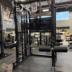FREE LOCAL DELIVERY - Major B17 Flying Fortress Squat Rack Power Cage Functional Trainer with Smith Machine