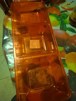 2 snack orange trays