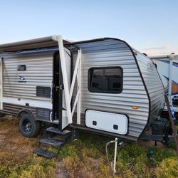 2020 Jayco 18ft bunk trailer with slide out 3200lb high clearance