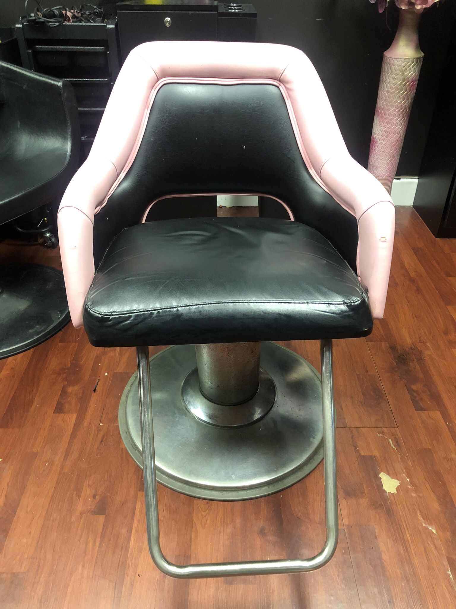 Salon Chair Retail & Services