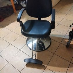 Barber's Chair with Pump