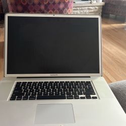 MacBook Pro With Broken Screen