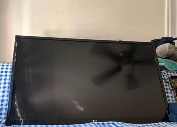 43’ Inch LG Flat Screen TV