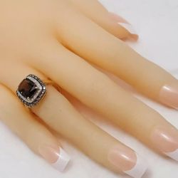 Smoky Quartz Ring in 14K Yellow Gold