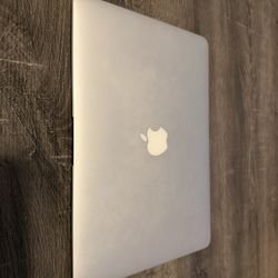 MacBook Air 13” (Intel i5, 8GB RAM, 128GB SSD) – Clean, Works Great