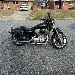 2017 Harley Davidson Iron 883 Superlow Sportster.