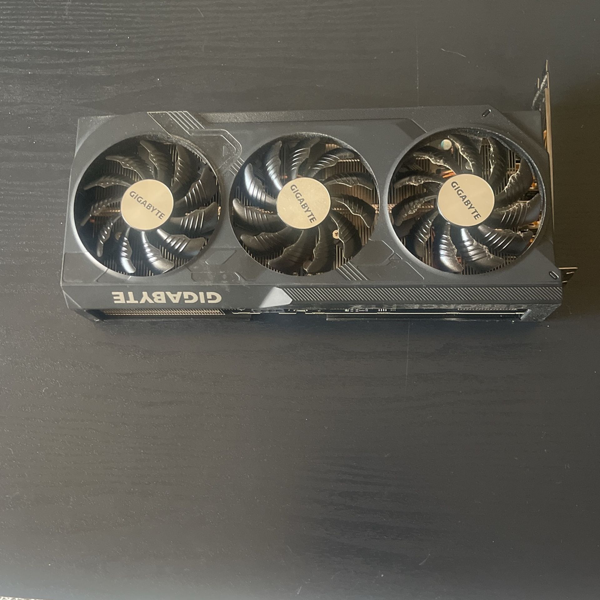 Gigabyte NVIDIA GeForce RTX 4070 Windforce Overclocked Triple Fan 12GB