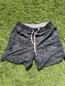 Vuori Trail Shorts men MEDIUM black men’s mens