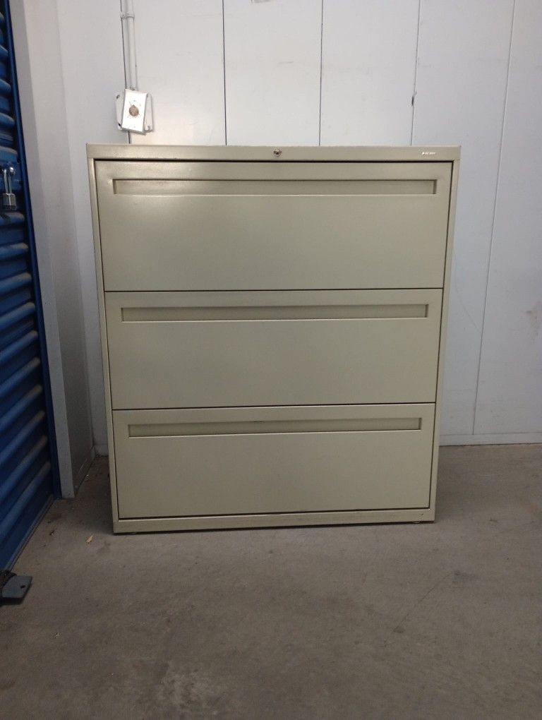 Metal File Cabinet Letter Size Or Legal Size With Key 