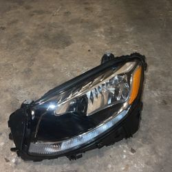 2019 Mercedes Benz GLC300 Front Left Headlight 