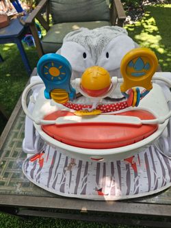 Baby seat. With toys or tray