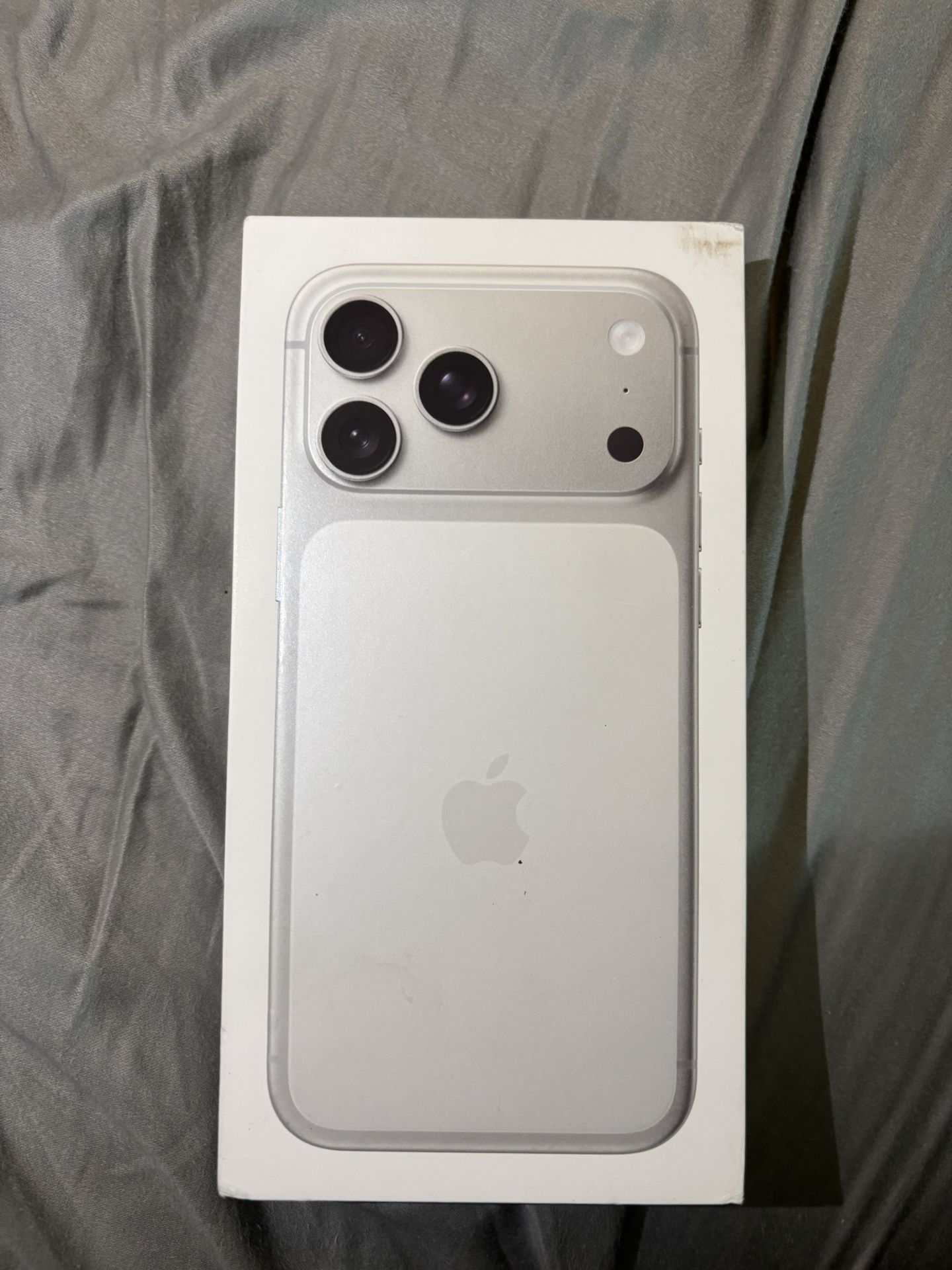 IPHONE 17 Pro Max 512gb Att Locked