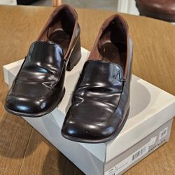 Anne Klein 2 Lynn Block Heel Dress Loafer Size 8 Chocolate Polish. Rarely Worn. 