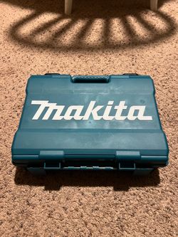 Makita Compact Drill set w/ drill accessories