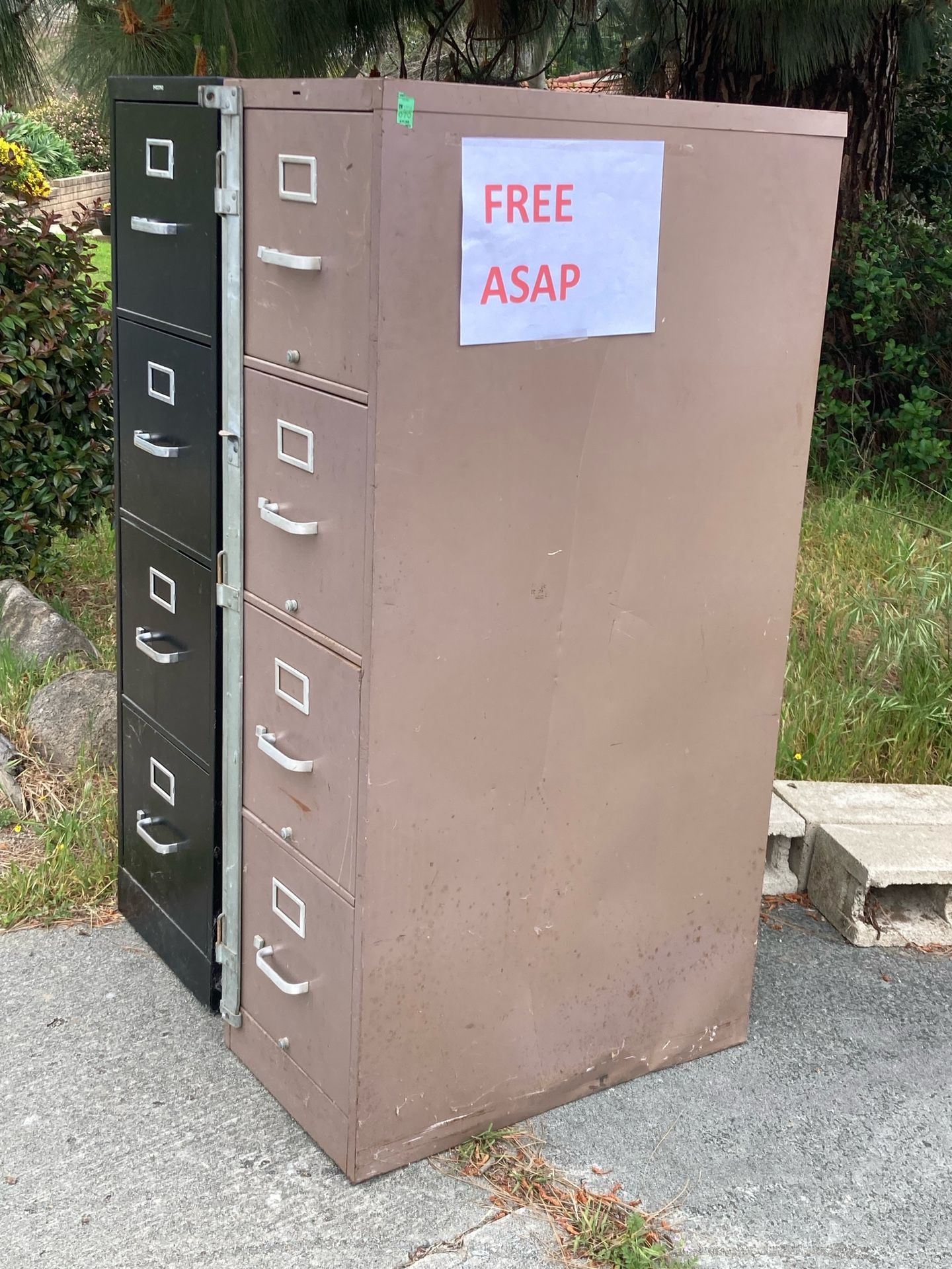 FREE ** Filing Cabinets ** 2 are left